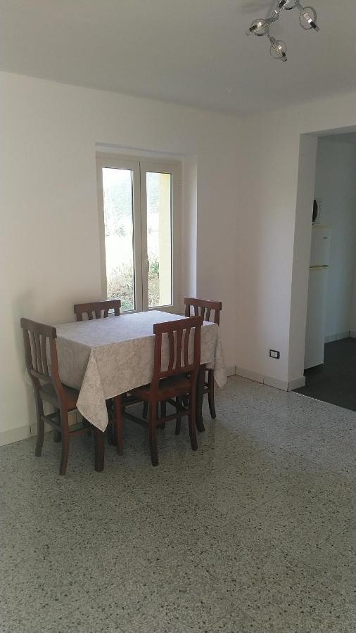 Lake Retreat - Maiella Apartment - Beautiful Lake And Mountain Views Casoli  Exterior photo